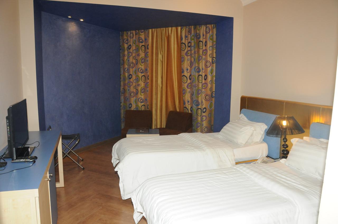Sky Hotel Salmiya Екстер'єр фото