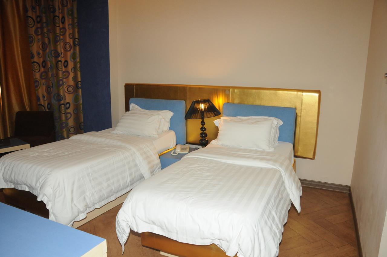 Sky Hotel Salmiya Екстер'єр фото